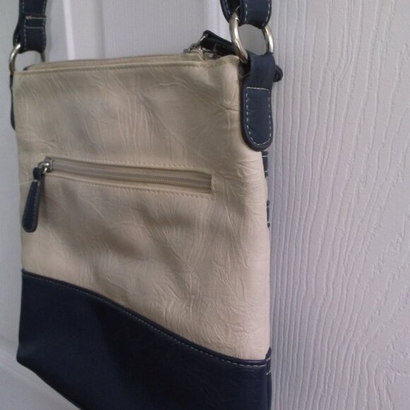 Stone & Co Faux Leather Cross Body Bag PURSE Beige & Navy Blue - Lots of Pockets - Picture 7 of 8